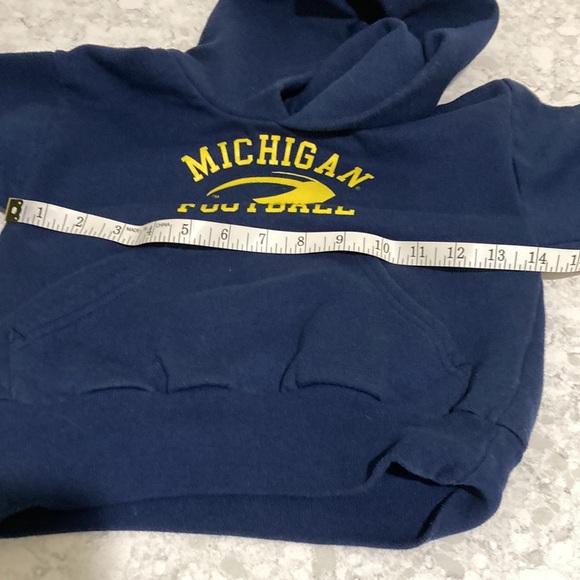 Michigan Football hooded pullover sweatshirt - Picture 6 of 7